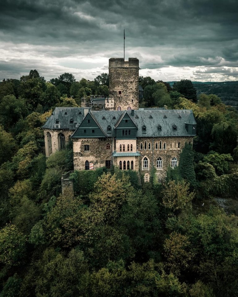 Средневековые европейские замки