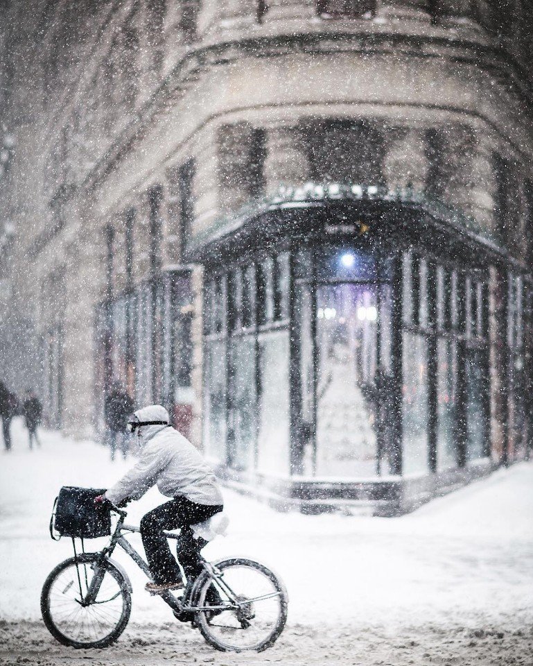 Снегопад на улицах Нью-Йорка