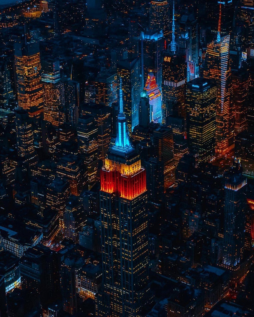 New York at night, at a glance