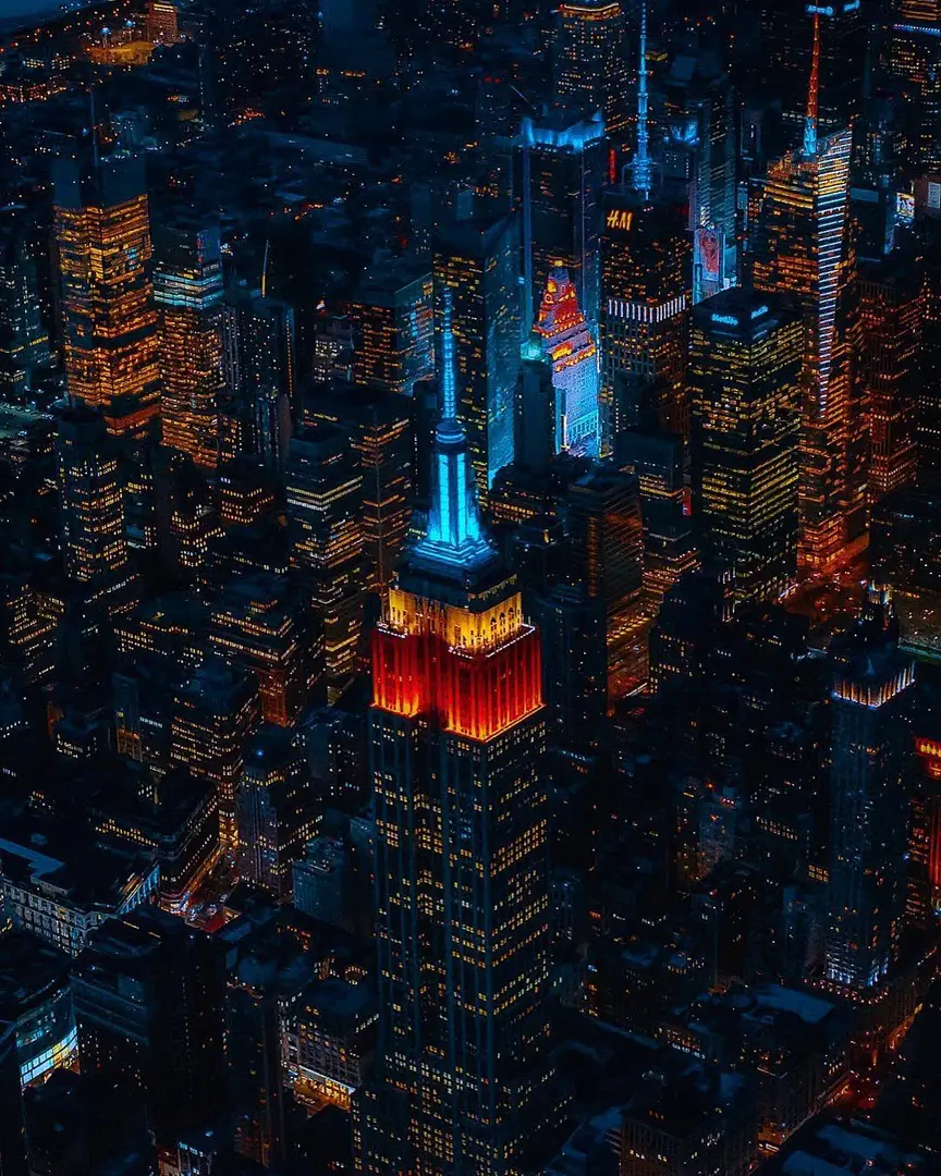 New York at night, at a glance