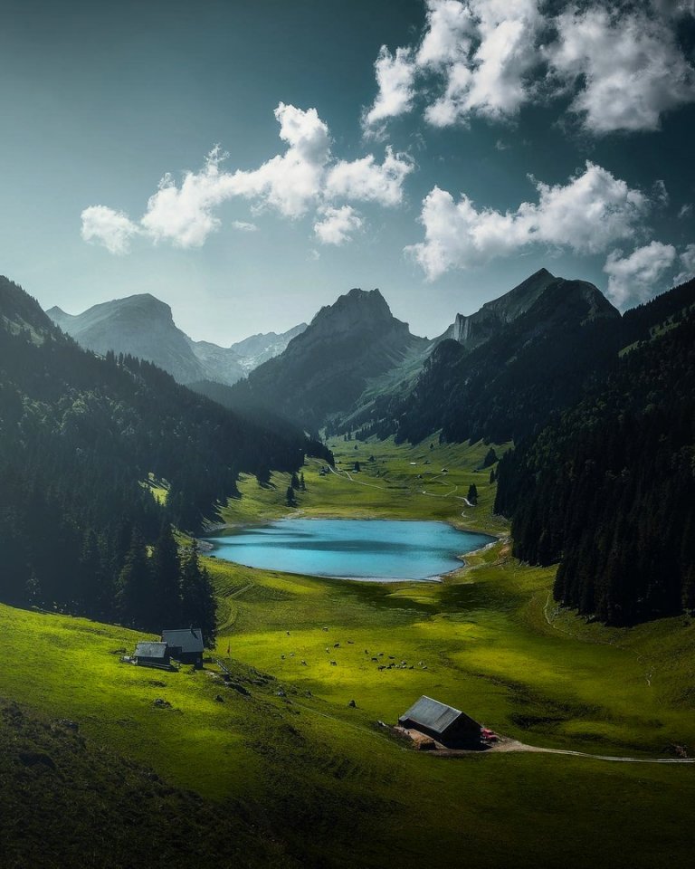 Изумрудные пейзажи Швейцарских Альп