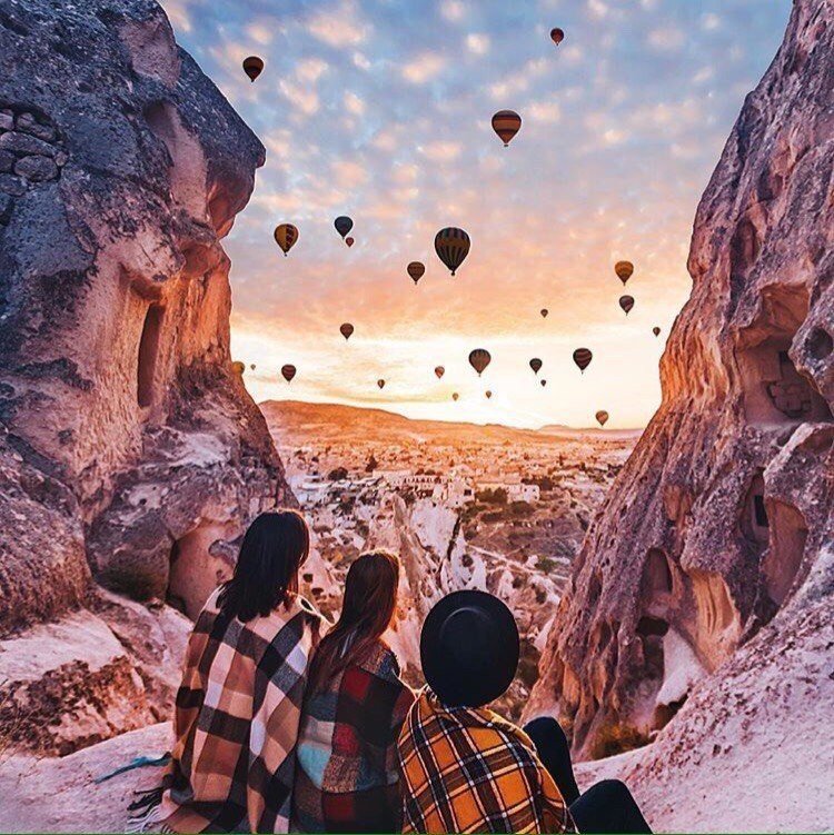 Воздушные шары и горы - прекрасное сочетание, Каппадокия,Турция