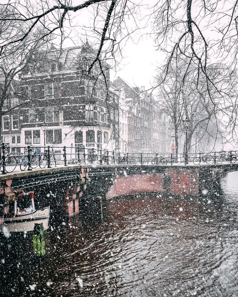 Снегопад в Амстердаме