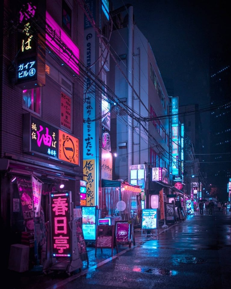 Неоновый вечер в Японии