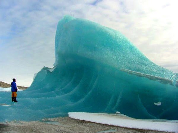 A unique phenomenon - the icy waves of the Atlantic Ocean