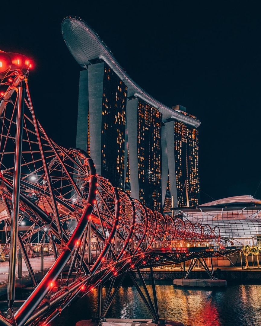 Красные оттенки Сингапура