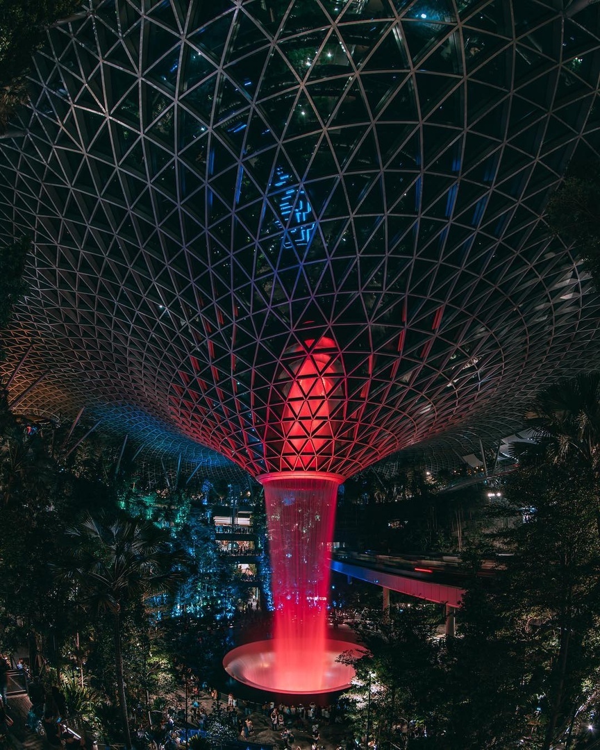 Красные оттенки Сингапура