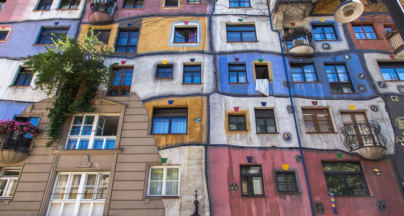 Dialogue with nature: Hundertwasser's biomorphic house in Vienna