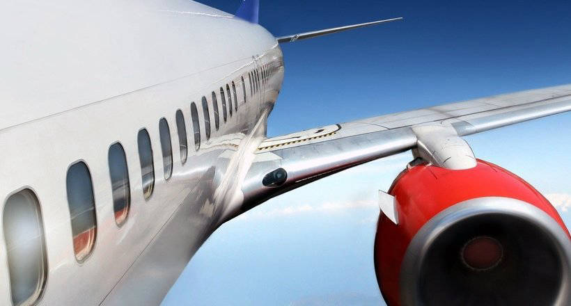 Откуда в салоне самолета, летящего на высоте 10 000 метров, берется кислород