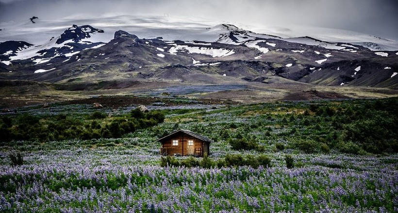 Stunning houses built away from civilization