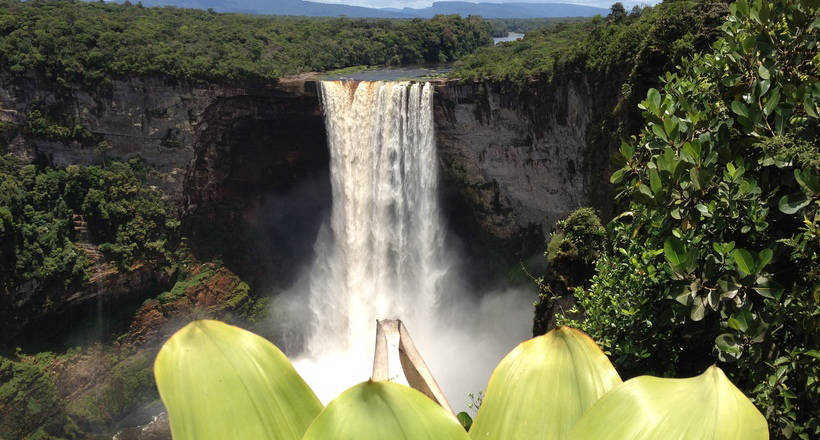 Waterfall Kayetur: little-known miracle of nature, hidden in the jungles of Guyana