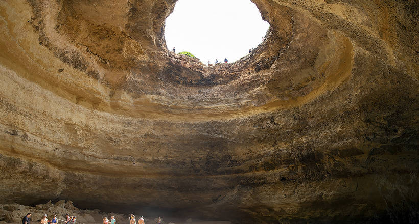 Пещера Бенагил