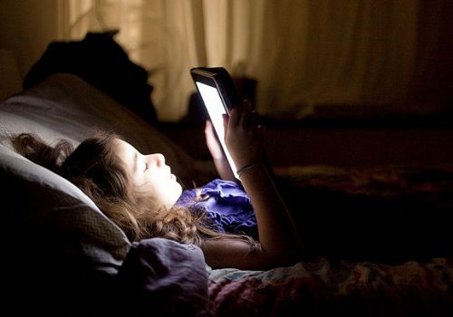 Scientists: in night owls, two hours of reading on the iPad cause insomnia and illnesses