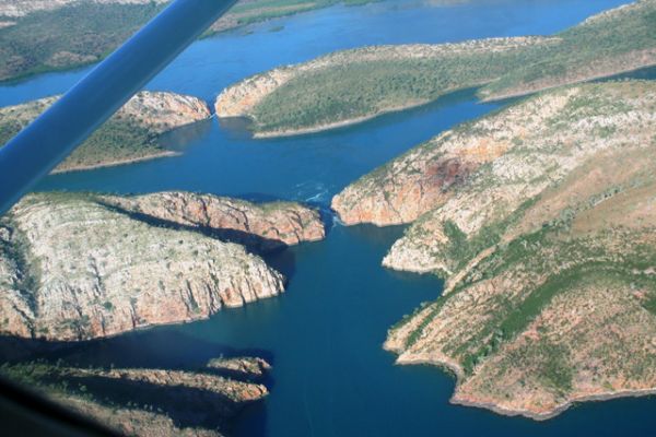 Австралийские горизонтальные водопады