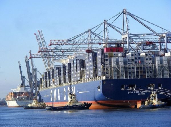 Самый большой в мире контейнерный корабль «CMA CGM Marco Polo»