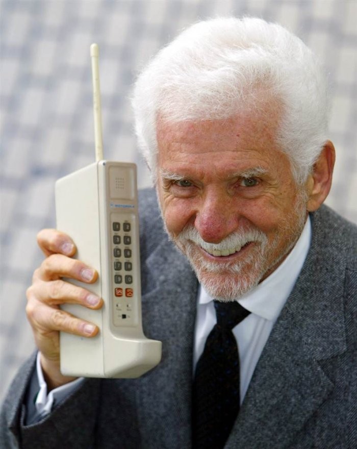 40 years old mobile phone