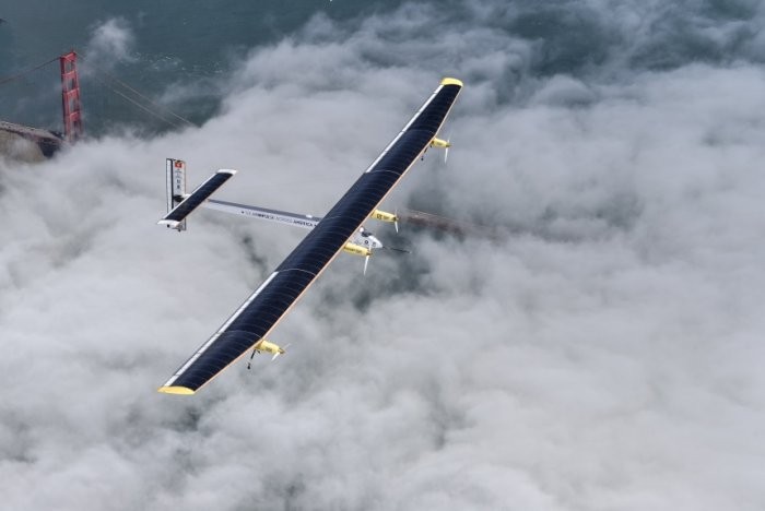 The Solar Impulse airplane is preparing for a round-the-world flight (online broadcast)