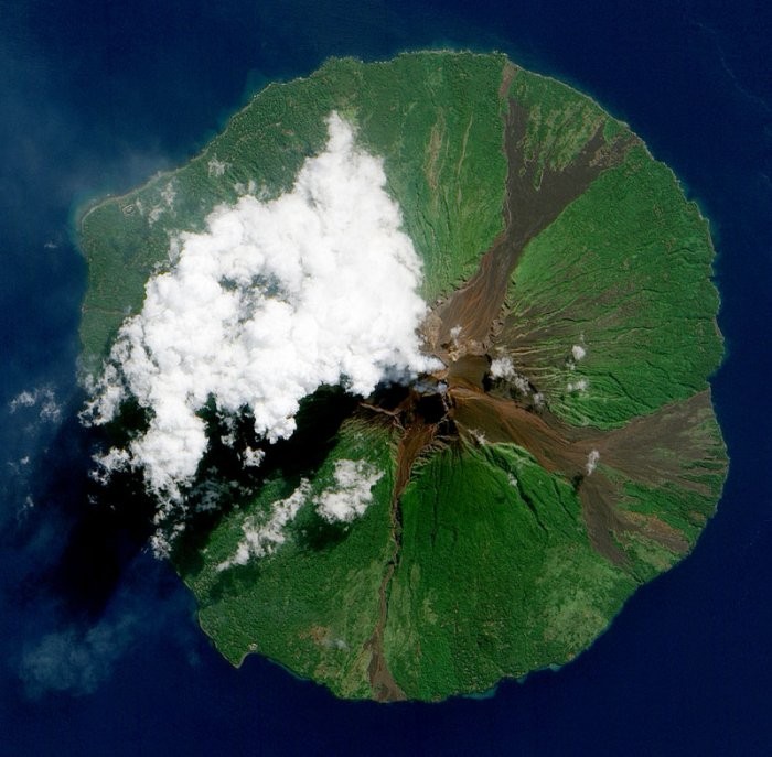 Photo volcanic eruptions from space