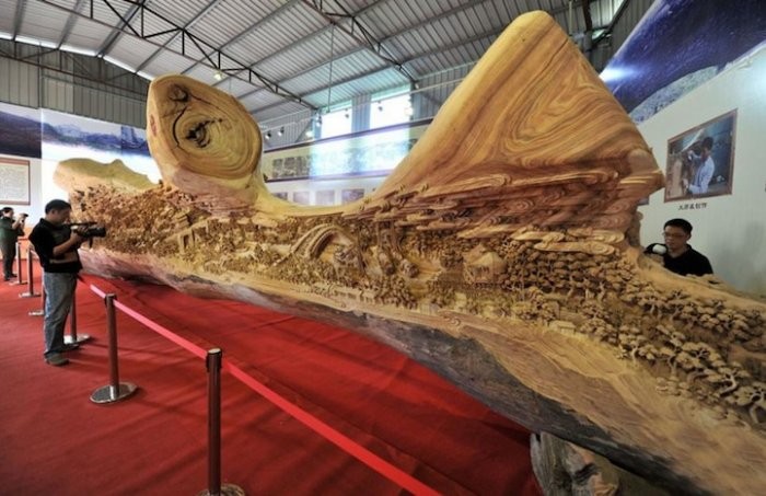 The world's largest wooden sculpture