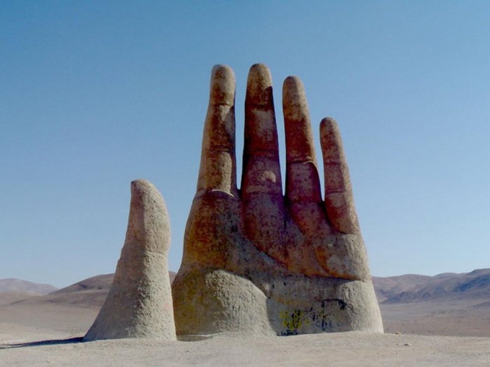 The great arm of Atacama, Mano de Desierto, that is the name of this sculpture, is located seventy-five kilometers to the south of the Chilean city of Antofogast. As you have already understood, there is a hand in the Atacama Desert, the driest place of the Earth. <Img alt= style = position: absolute; left: -9999px; Mano de Desierto is located next to the Pan-American Highway, and the nearest settlement to the construction is the town of Ciudad Empresario of La Negra. Naturally, the sculpture has an author. This Chilean sculptor is called Mario Irarrazabal (Mario Irarrazabal). The hand is set at an altitude of 1100 meters above sea level, and its real height is eleven meters. The sculpture is designed to show the vulnerability and helplessness of man. The installation took place on March 28, 1992.</p></p><p><p class = pimg><img alt=Giant arm of Atacama border=0 src=/images/pages/2013_12/0892863001387710616.jpg /></p></p><p><p class = pimg><img alt=Giant arm of Atacama border=0 src=/images/pages/2013_12/0549190001387710617.jpg /></p></p><p><p class = pimg><img alt=Giant arm of Atacama border=0 src=/images/pages/2013_12/0302165001387710618.jpg /></p></p><p><p class = pimg><img alt=Giant arm of Atacama border=0 src=/images/pages/2013_12/0940072001387710618.jpg /></p></p><p><p class = pimg><img alt=Giant arm of Atacama border=0 src=/images/pages/2013_12/0446600001387710619.jpg /></p></p><p><p class = pimg><img alt=Giant arm of Atacama border=0 src=/images/pages/2013_12/0995502001387710619.jpg /></p></p><p><p class = pimg><img alt=Giant arm of Atacama border=0 src=/images/pages/2013_12/0463125001387710620.jpg /></p></p><p><p class = pimg><img alt=Giant arm of Atacama border=0 src=/images/pages/2013_12/0165393001387710621.jpg /></p></p><p><p class = pimg><img alt=Giant arm of Atacama border=0 src=/images/pages/2013_12/0946416001387710621.jpg /></p></p><p><p class = pimg><img alt=Giant arm of Atacama border=0 src=/images/pages/2013_12/0716860001387710622.jpg /></p></p><p><p class = pimg><img alt=Giant arm of Atacama border=0 src=/images/pages/2013_12/0315501001387710623.jpg /></p>