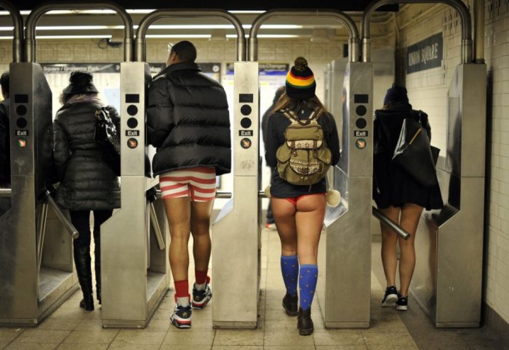 Without Pants in the Metro 2014 The annual event, which began as an ordinary entertainment, has turned into a grand event that covers almost all the largest cities of our planet. Today we travel by metro. <Img alt= style = position: absolute; left: -9999px; src=mc.yandex.ru/watch/21622423 /></p>