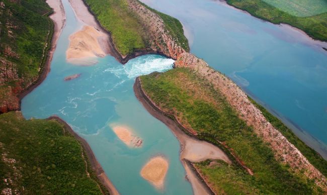 Австралийские горизонтальные водопады