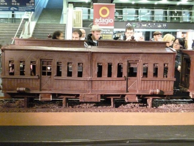 Самый большой в мире поезд из шоколада