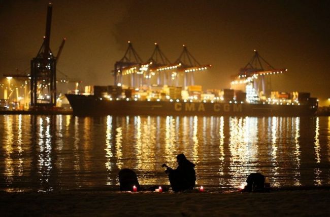 The world's largest container ship & la CMA CGM Marco Polo & raquo;