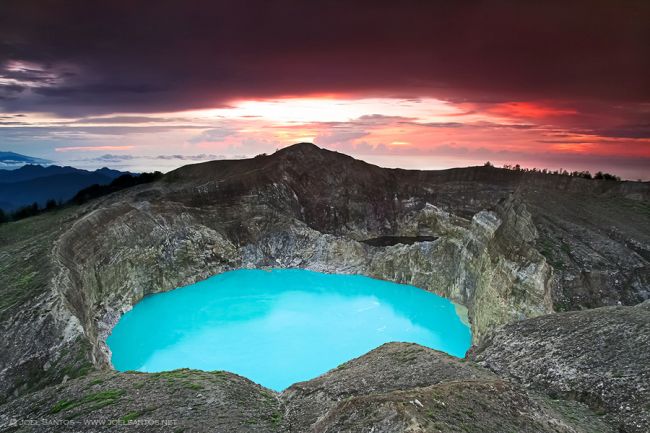 Kelimutu - the volcano of three different colored lakes