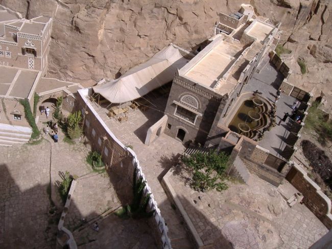 Dar al-Hajjar & palace on the rock