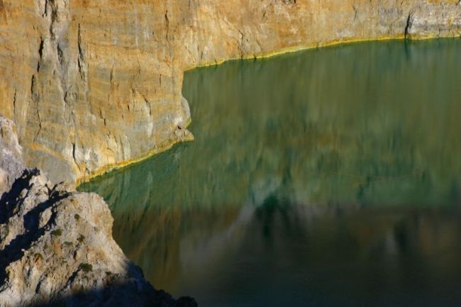 Kelimutu - the volcano of three differently colored lakes