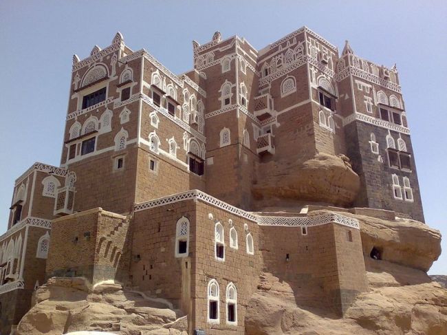 Dar al-Hajjar & palace on the rock