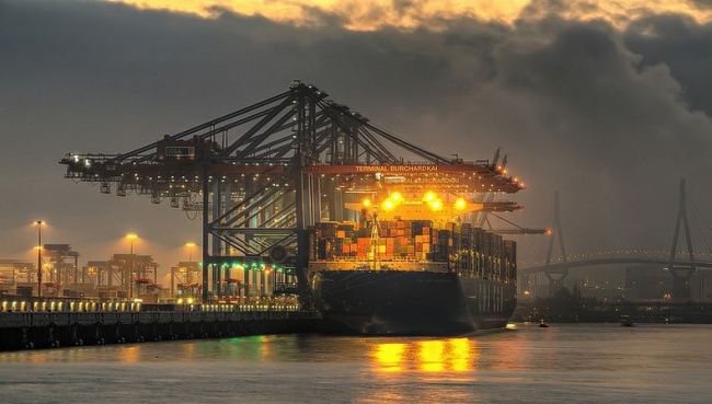 The world's largest container ship & la CMA CGM Marco Polo & raquo;