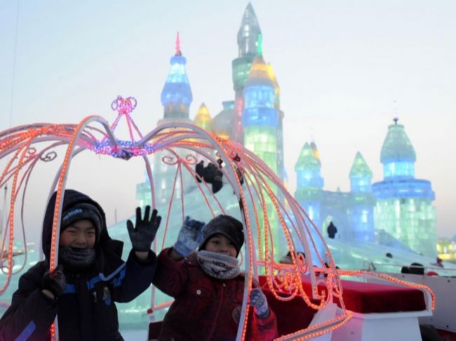 Festival of ice and snow in Harbin (Harbin Ice and Snow Festival)