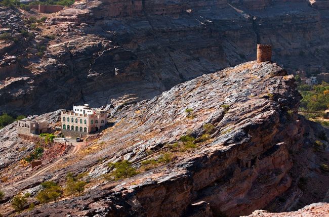 Dar al-Hajjar & palace on the rock