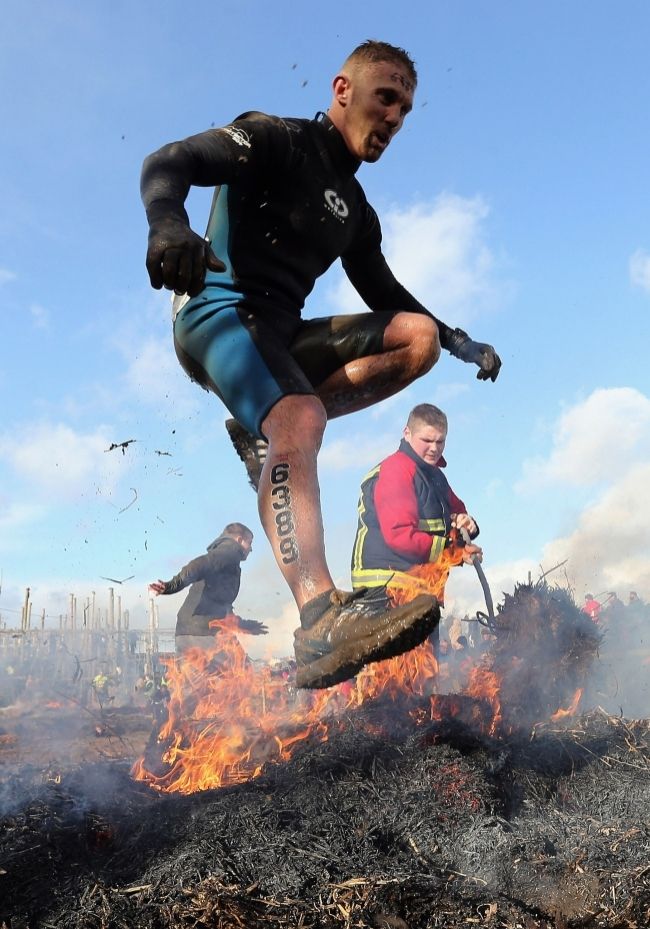 В Англії пройшов черговий & laquo; Tough Guy Challenge 2013 & raquo;