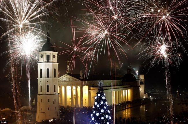 New Year's fireworks all over the planet 2013