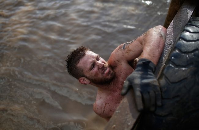 В Англії пройшов черговий & laquo; Tough Guy Challenge 2013 & raquo;