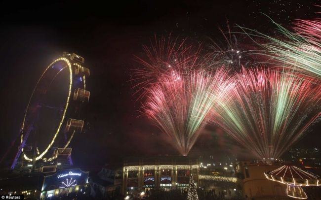 New Year's fireworks all over the planet 2013
