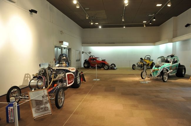 Щорічна виставка ретромобілів & laquo; Grand National Roadster Show 2013 & raquo;