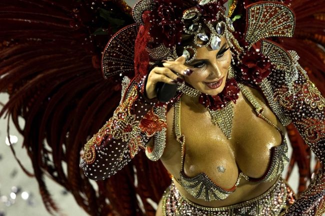 Carnival in Rio de Janeiro: the finish line