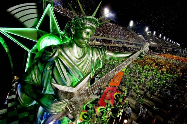 Carnival in Rio de Janeiro: the finish line