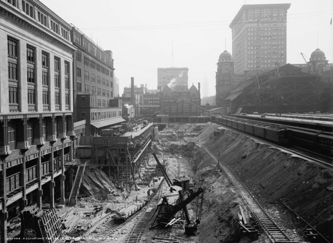 The central station of New York: the age-old story