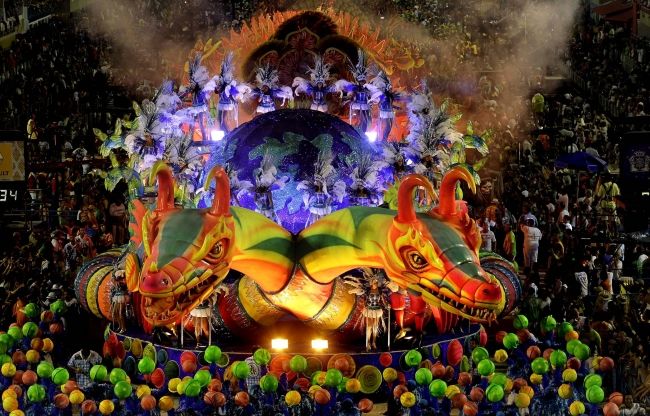 Карнавал в Ріо-де-Жанейро: фінішна пряма