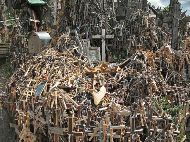 Mountain of the Crosses & ndash; place of finding happiness