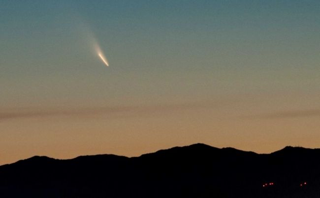 Comet Panstars appeared in the sky above the Earth