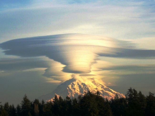 Lenticular clouds (lenticular) from around the world