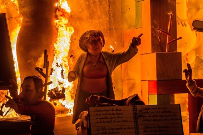 Фестиваль «Лас Фальяс» (Las Fallas) в испанской Валенсии