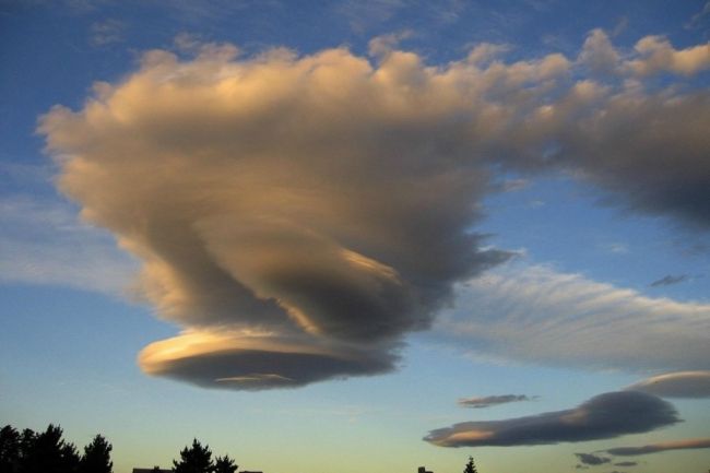 Lenticular clouds (lenticular) from around the world