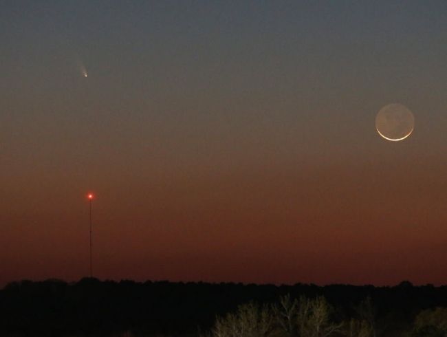 Comet Panstars appeared in the sky above the Earth